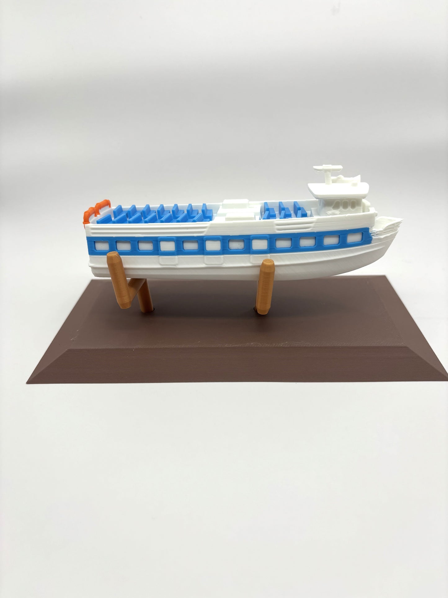 5'' Ferry With Stand