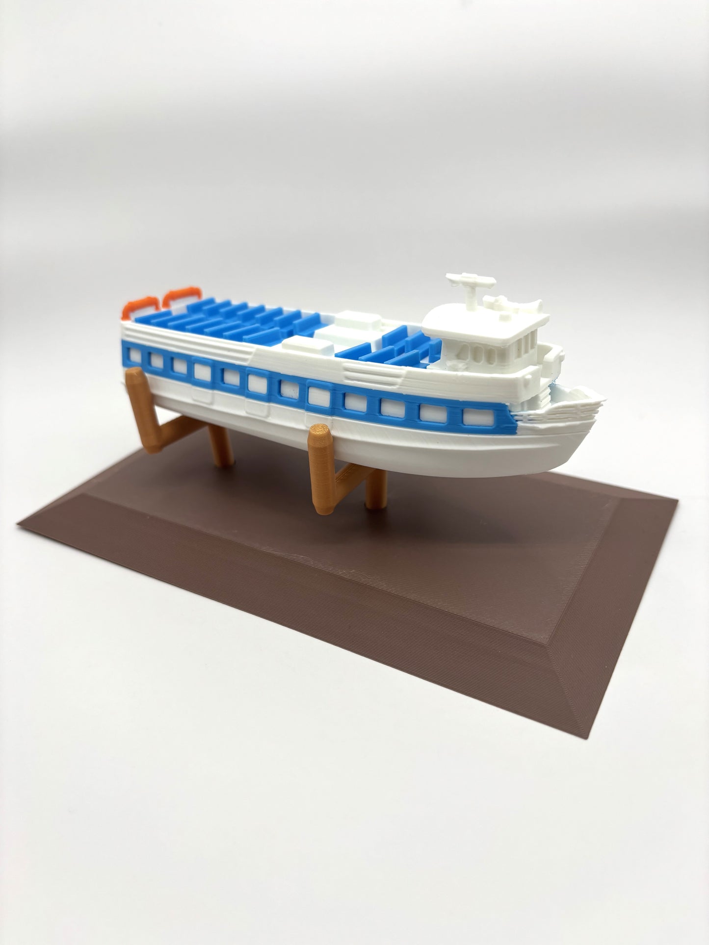 5'' Ferry With Stand